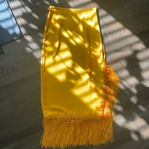 💛RACHEL ZOE gold/mustard cocktail fringe satin skirt w/left side split Size xs - Picture 3 of 15